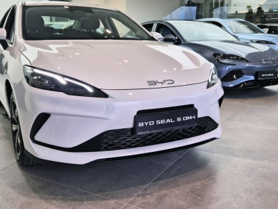 Chińskie samochody zaleją Europę? Polacy boją się jednego