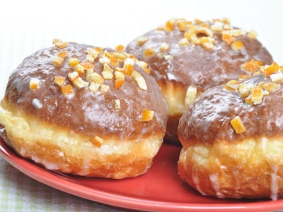 ​Tyle kalorii ma 1 pączek. Warto przeczytać przed tłustym czwartkiem