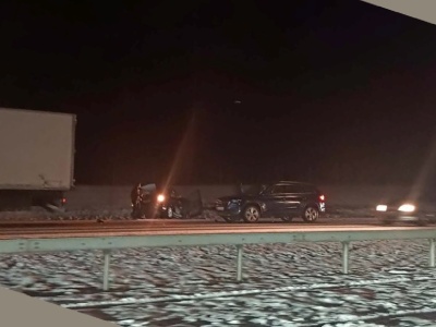 Ślisko na ekspresówce. Są już pierwsze kolizje, tworzą się korki