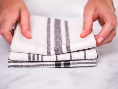 Babcia tak pierze kuchenne ściereczki. Plamy i brzydki zapach znikają w mig