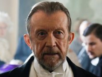 Edward Linde-Lubaszenko miał TRUDNE dzieciństwo. Prawdę o biologicznym ojcu odkrył po latach