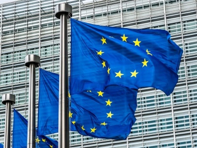 Koniec z „przymykaniem oka” na przeglądach. UE wprowadza system, którego nie da się oszukać. Każdy kierowca musi to wiedzieć