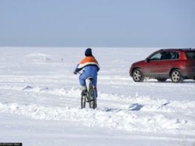 To nie fotomontaż. Estończycy otworzyli drogę na zamarzniętym Bałtyku