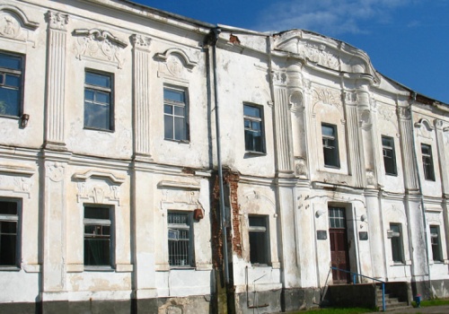 Pałac Radziwiłłów za grosze. Tak tanio nie było nigdy