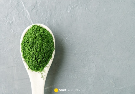Ten zielony proszek robi furorę. Wszyscy dodają go do śniadań. Dodaje energii, dba o odporność