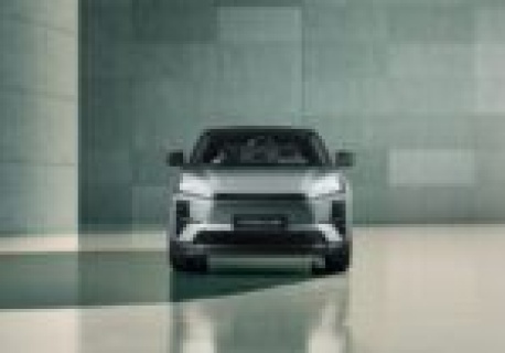 Toyota C-HR+ wjeżdża do salonów. Na dzień dobry Japończycy oferują spory rabat