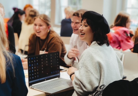 Ruszają nowe studia podyplomowe dla sektora mody. To odpowiedź na transformację branży