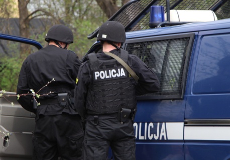 Uzbrojeni i poza kontrolą. Zdrowie psychiczne funkcjonariuszy niewidoczne dla systemu