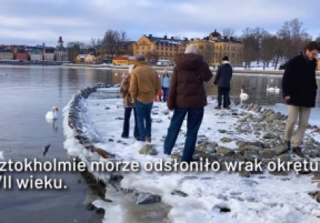 Dzięki wyjątkowo niskiemu poziomowi wody morze odsłoniło wrak okrętu z XVII wieku (wideo)
