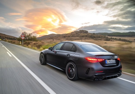 Koniec najbardziej kontrowersyjnego napędu w historii AMG