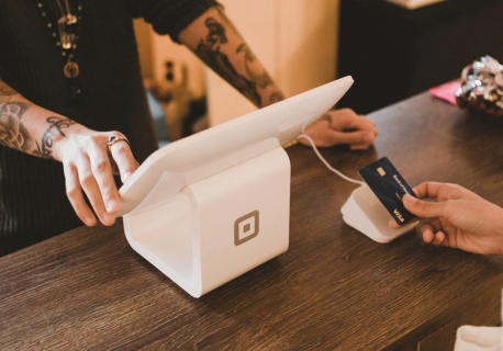 Raport: 69 proc. wszystkich płatności w Polsce w 2025 r. wykonano elektronicznie