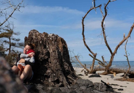 Z aparatem, namiotem i niemowlakiem. Inspirująca wyprawa Olszy Grochowskiej