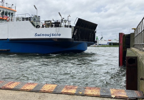 Świnoujskie promy idą do remontu, jeden pójdzie na sprzedaż