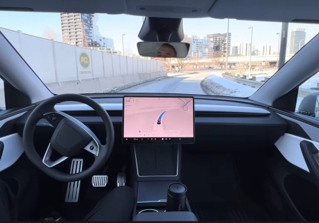 UNECE zapowiada dopuszczenie systemów jazdy (pół)autonomicznej. Potencjalnie czerwiec. Tesla FSD (Supervised) coraz bliżej naszych dróg