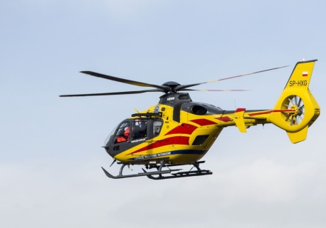 Dramat w Rybniku. Koparka spadła na nogi pracownika. 35-latek walczy o życie