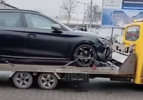 Kierownik półkolonii z funduszu przeciwdziałania uzależnieniom wjechał pijany w sklep