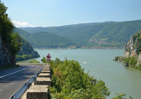 Żelazne Wrota. Wzdłuż Dunaju na granicy Serbii i Rumunii