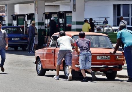 Teraz i z tego kraju nie przypłynie ropa. Kuba w kryzysie
