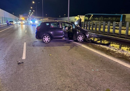 Zablokowana S7 w kierunku Radomia. Trzy osoby trafiły do szpitala