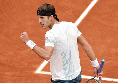 Pewny awans rozstawionego. Porażki młodych debiutantów