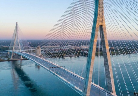 Trump: Zablokuję otwarcie nowego mostu USA-Kanada, jeśli Kanada nie rozpocznie negocjacji handlowych