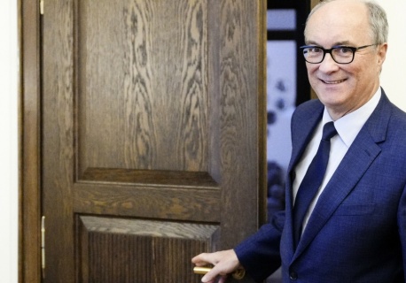 Posłowie dostali więcej pieniędzy. 