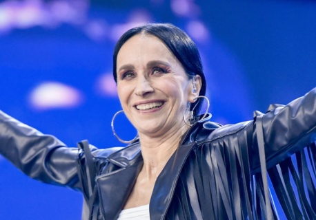 Nie mogła mieć swoich, więc adoptowała. 