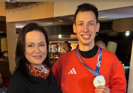 Była czwarta nad ranem. Żona Małysza wrzuciła zdjęcie z Tomasiakiem. I ten podpis