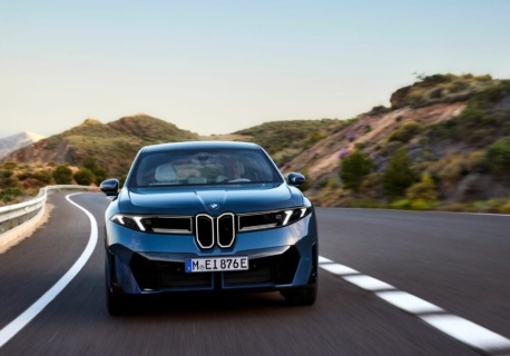 BMW iX3 wraca z abonamentem na wybrane funkcje, ale ma być bardziej ludzkie