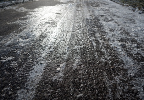 Warszawa szykuje się na gołoledź. Służby oczyszczania już w akcji