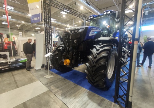 Ile będzie kosztował w Polsce 300-konny ciągnik Lovola? Cena będzie bardzo atrakcyjna