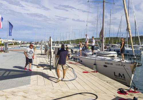 Polscy żeglarze wyróżniają się w Europie. Pływają w dużych grupach i sami prowadzą jachty