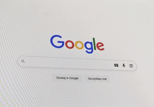 Pokochaliście wyniki AI w Google. Niestety, ma to swoje konsekwencje