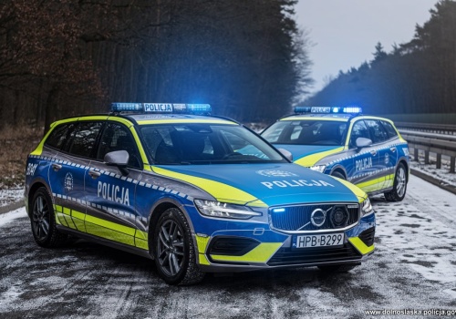 60 radiowozów bez ograniczników prędkości dla dolnośląskiej policji