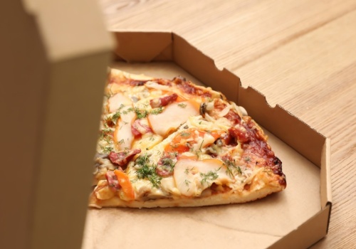 To znaleźli w kartonach po pizzy. KAS wykryła nielegalną wytwórnię