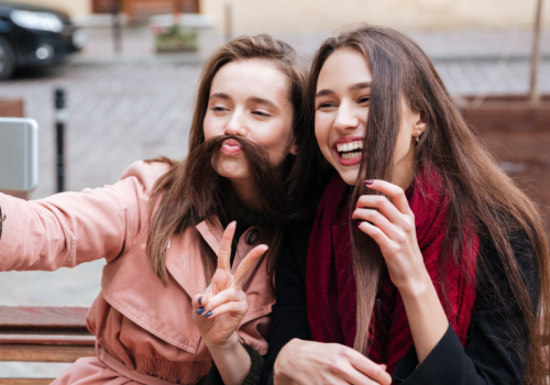 Ludzie mający siostry są szczęśliwsi. Pewnie nie domyślasz się dlaczego