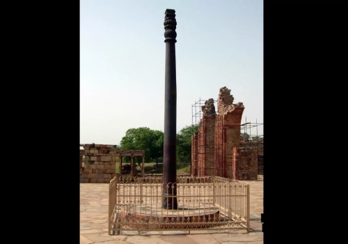 Ta kolumna przetrwała ponad 1700 lat. Naukowcy długo nie potrafili wyjaśnić tego fenomenu