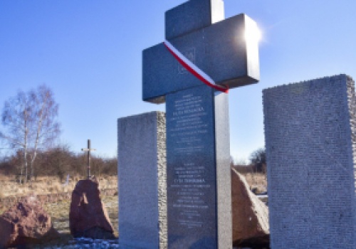 Stowarzyszenie Huta Pieniacka apeluje o decyzję ws. ekshumacji