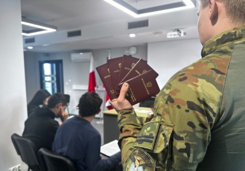 Fałszywe dolary i nielegalna praca. Straż Graniczna zatrzymała kolejnych Kolumbijczyków