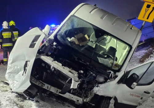 Wypadek na DK-2 w Chromnej. Ciężarówka w rowie - AKTUALIZACJA