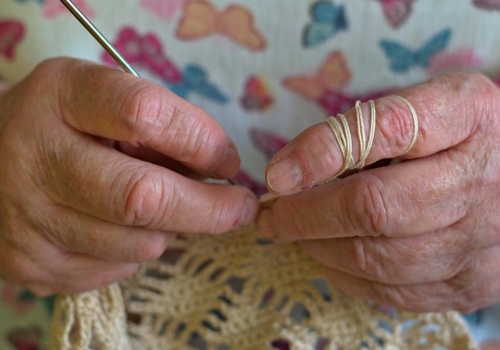 Jak oszczędzać na emeryturę? ZUS nie wystarczy