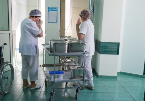 Zamach na talerz pacjenta? Posłowie kłócą się o zakończenie 