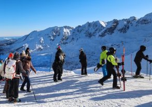 Ferie bez tłumów. Wiadomo, gdzie jeżdżą polscy narciarze