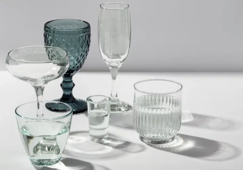 Ten trik po zmywaniu sprawia, że szkło błyszczy jak diament