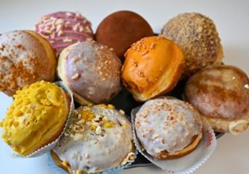 Cytryna, popcorn i tiramisu? Sprawdziliśmy najdziwniejsze pączki z marketów