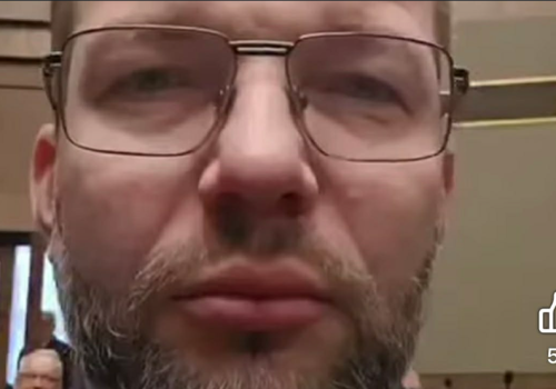 Groźnie wyglądająca kraksa na oblodzonej S-1: reakcja posła Grzegorza Pudy