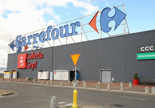 Zwolnienia grupowe w Carrefourze. Bez dodatkowych odpraw. Związkowcy z listem do francuskiej centrali