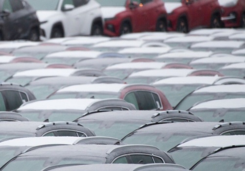 Poważny problem polskich dilerów - na placach zalega im 100 tys. nowych aut