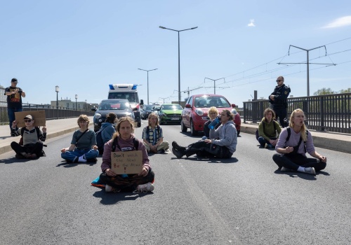 Grupa Ostatnie Pokolenie organizacją przestępczą? Rusza bezprecedensowy proces