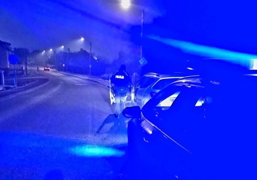 Wsiadł za kółko mimo zakazu. Chwilę później stracił wolność… i samochód